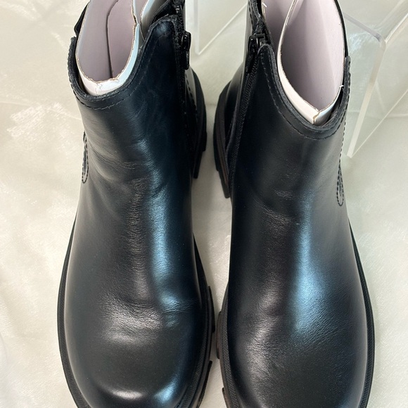 White Mountain Women's Righteous Lug Sole Chelsea Booties 8.5 - Picture 10 of 13